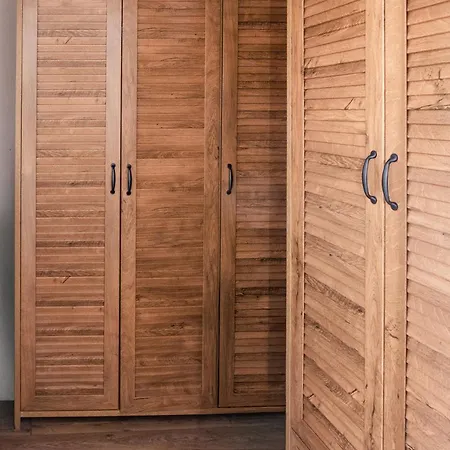 The Serene Oasis Red *