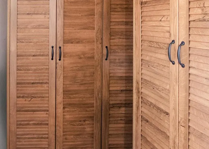 The Serene Oasis Red *